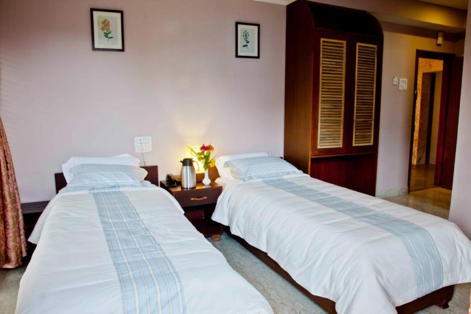 Hotel Rains Inn Guwahati Luaran gambar