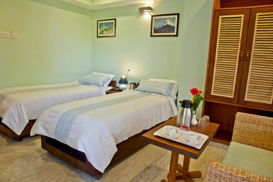 Hotel Rains Inn Guwahati Luaran gambar