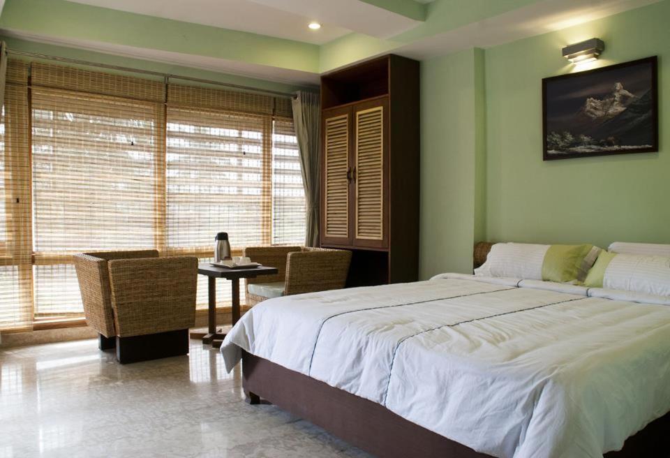 Hotel Rains Inn Guwahati Luaran gambar