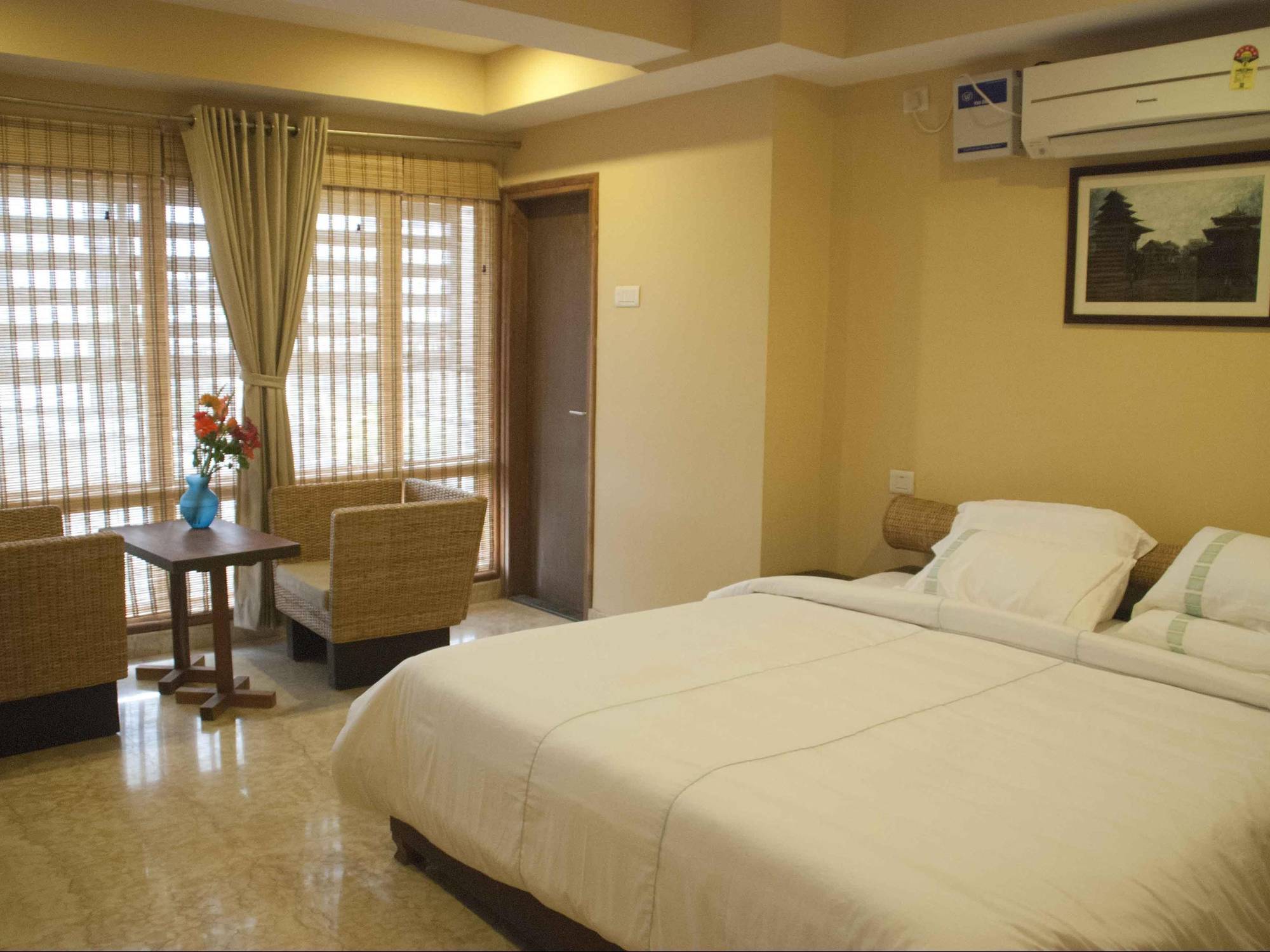 Hotel Rains Inn Guwahati Luaran gambar