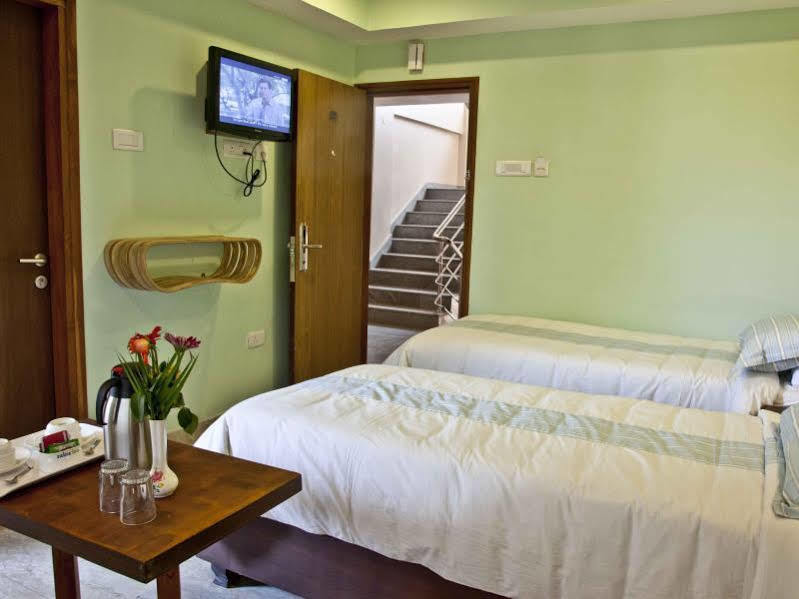 Hotel Rains Inn Guwahati Luaran gambar
